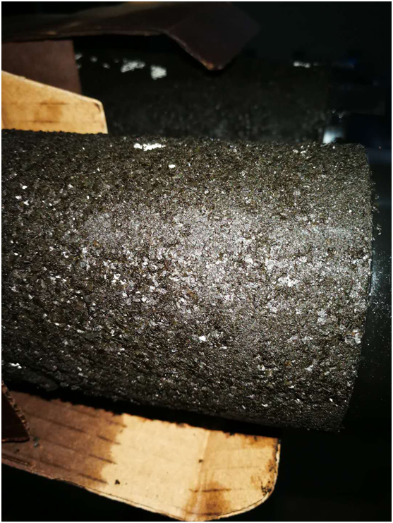 由于油品問題導致油氣分離器壓差高，空壓機潤滑油結膠，油濾堵塞，機器高溫報警(圖3)
