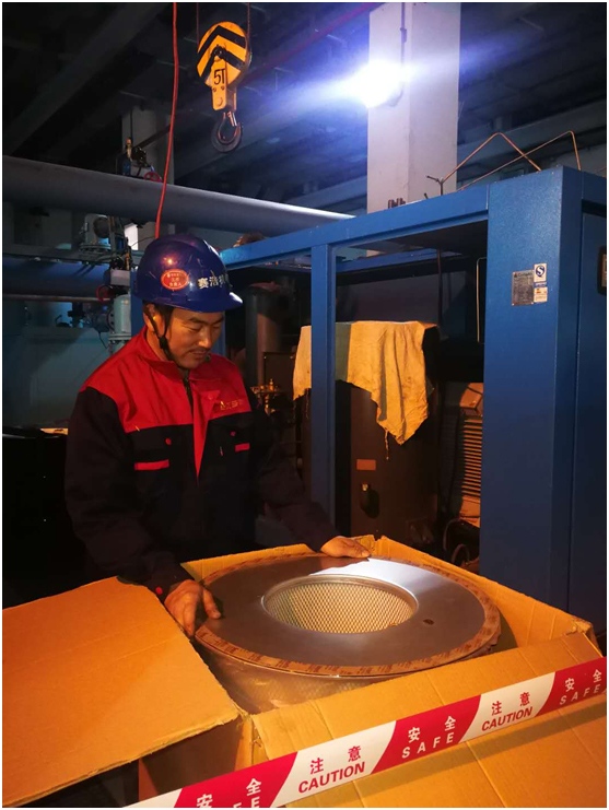 油氣分離器使用過程中因壓差過高被擊穿，造成跑油，油分配料不匹配造成壓差過高(圖3)